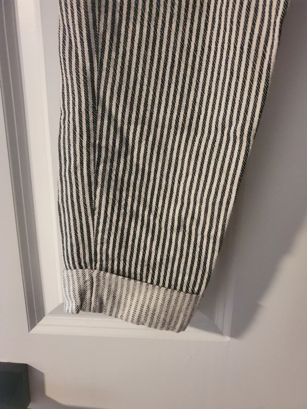 Zara Black & White Vertical Striped Cuffed Pants - Picture 3 of 4